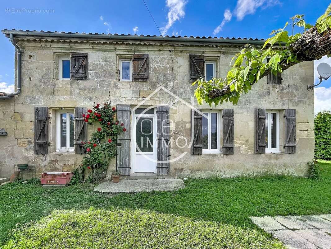 Maison à SAINTE-TERRE