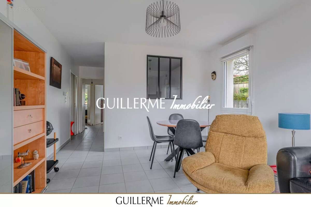 Appartement à GENAY