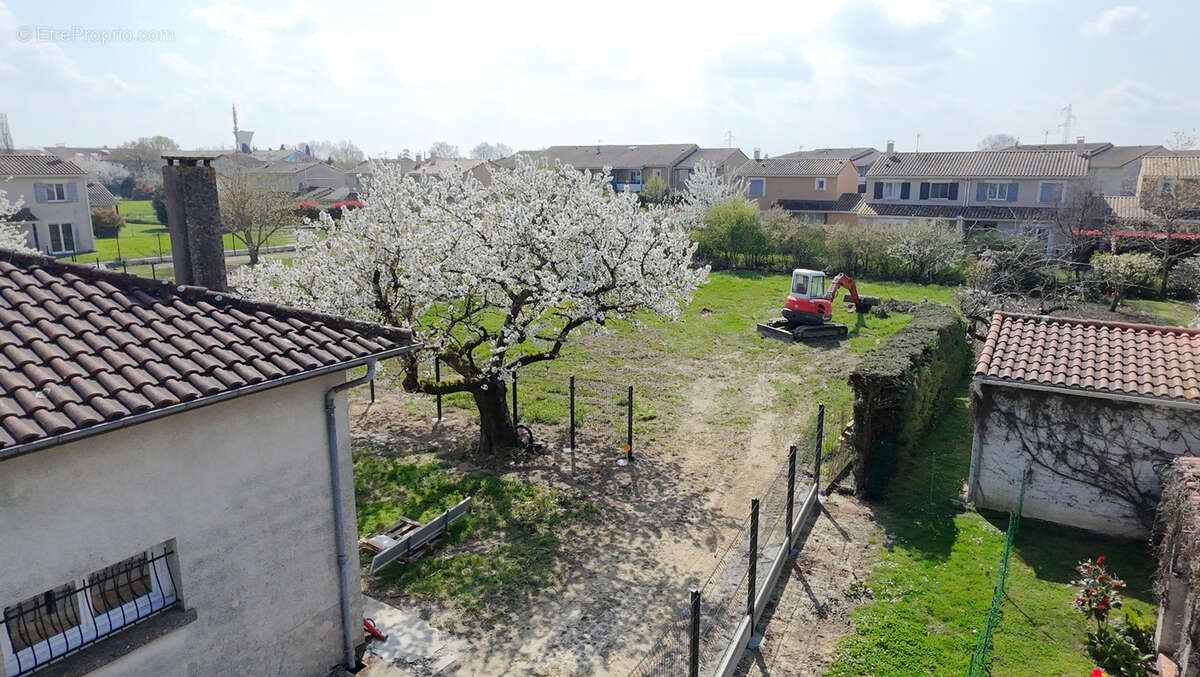 Terrain à MONDONVILLE