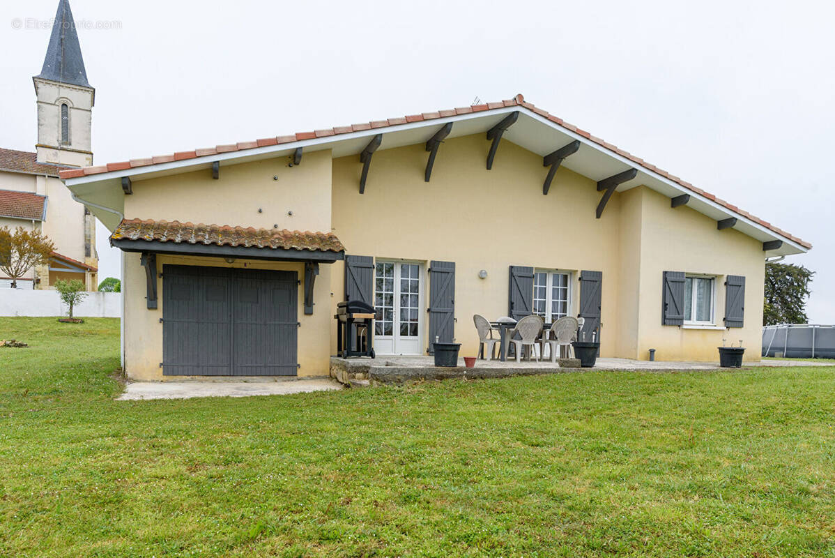 Maison à HAGETMAU
