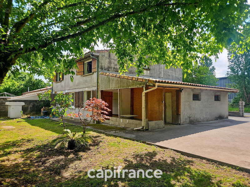 Maison à AMBES