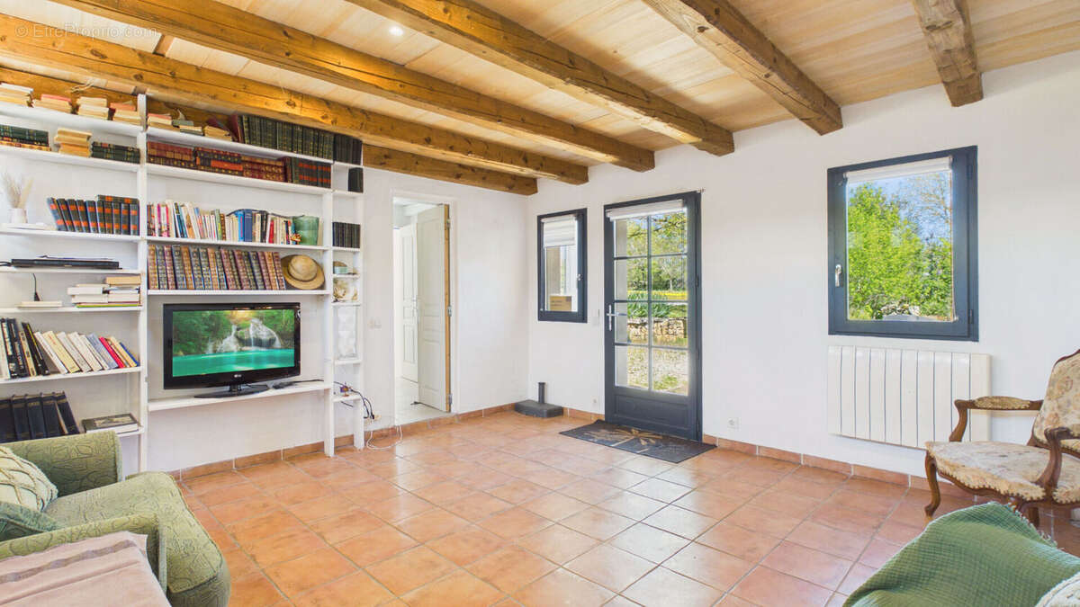 Maison de charme 6 pièces avec piscine, hameau paisible - photo 11