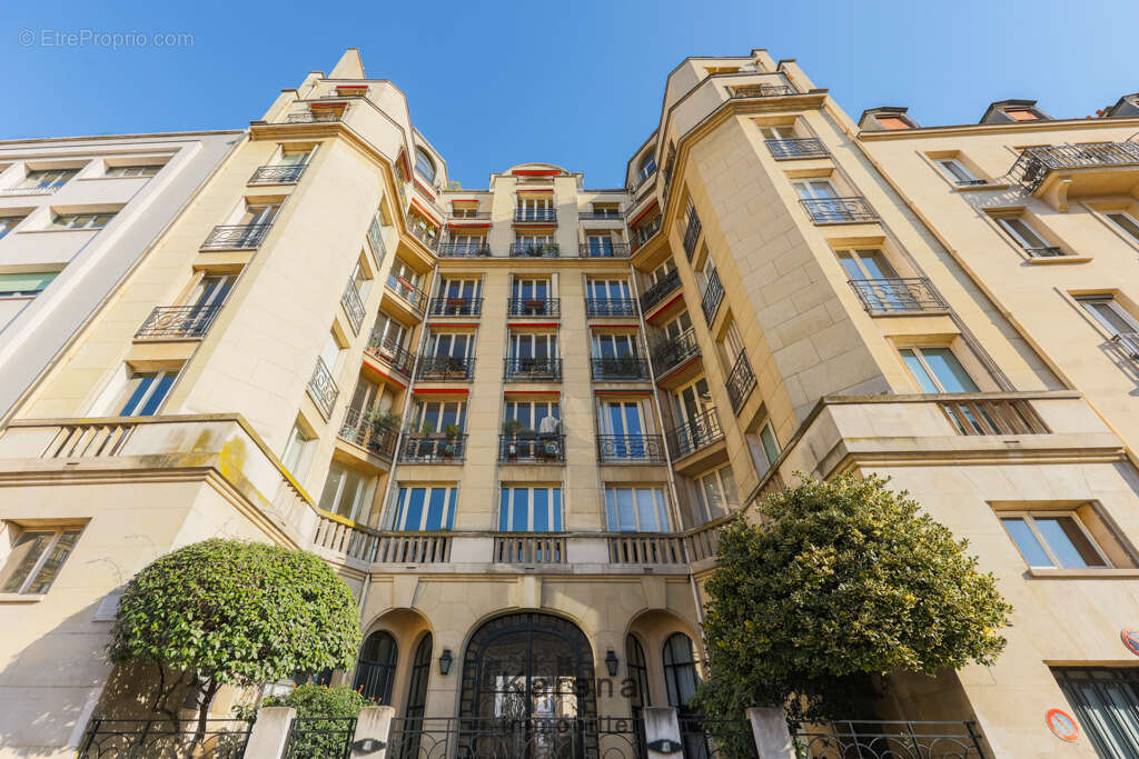 Appartement à PARIS-14E