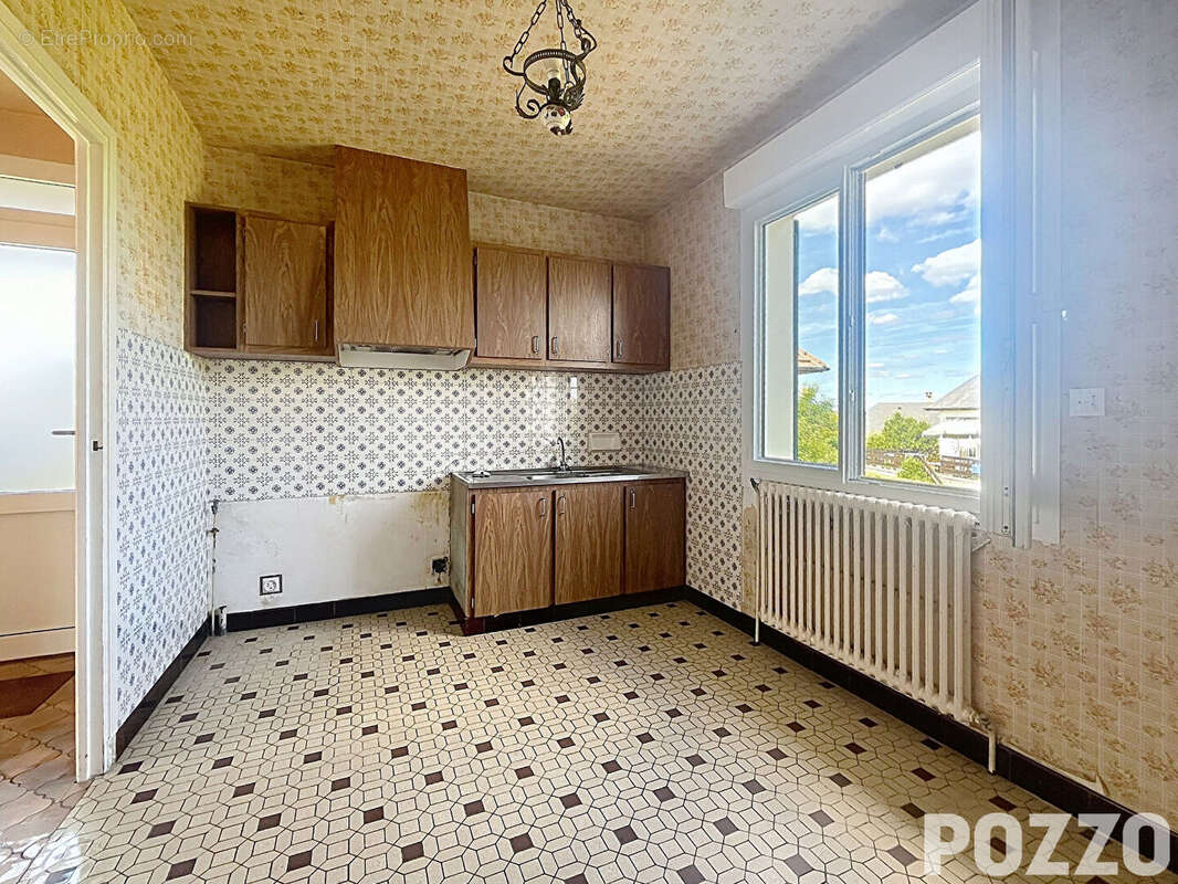 MAISON - 7 pièces - 5 chambres - 127 m² - jardin - 507 m² - sous-sol  - Saint-Lo - photo 4