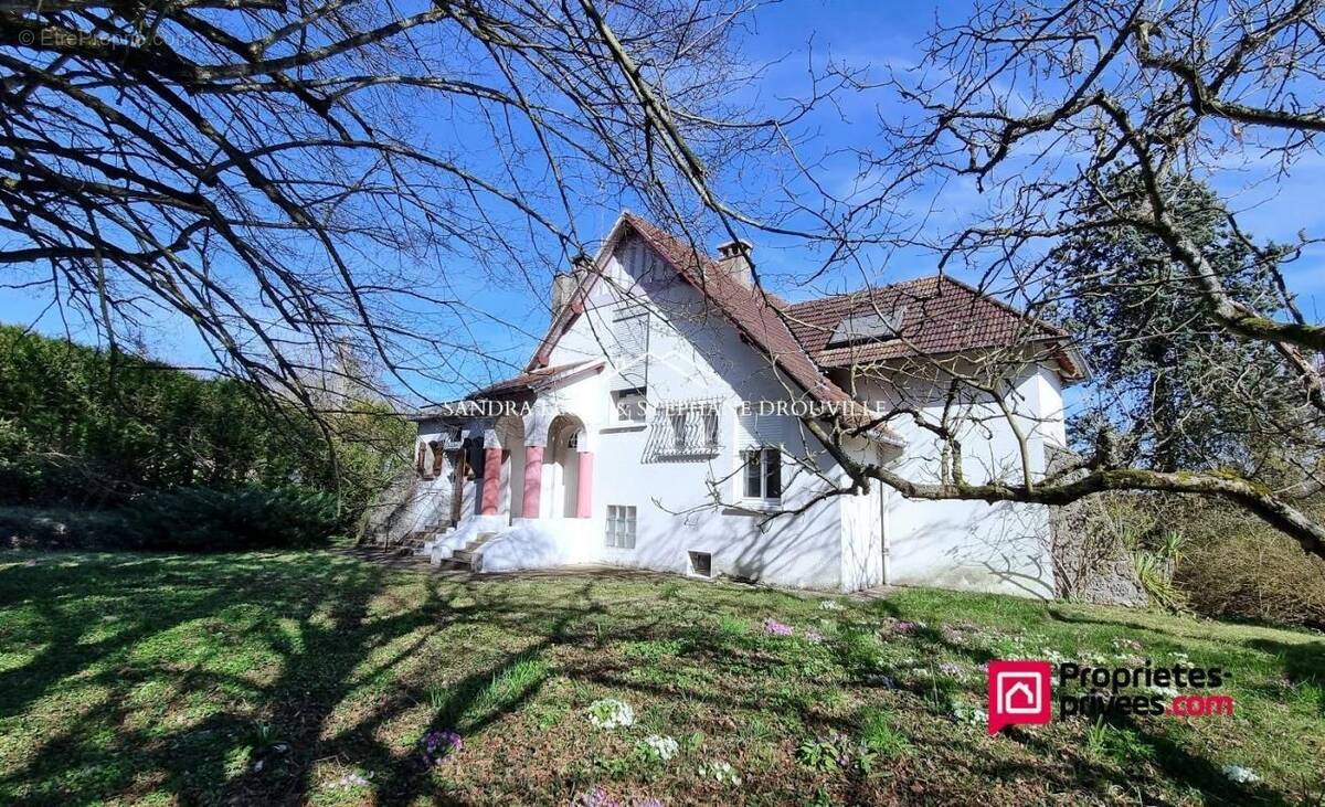 Maison à SAINT-PREST