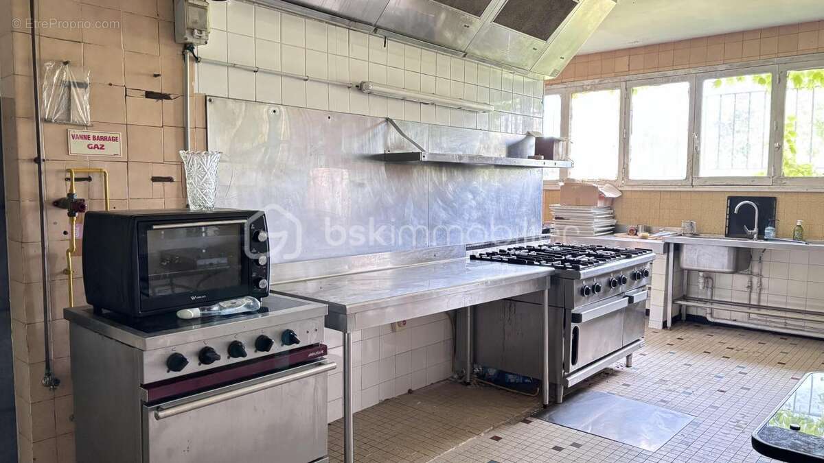 Commerce à SAINT-REMY