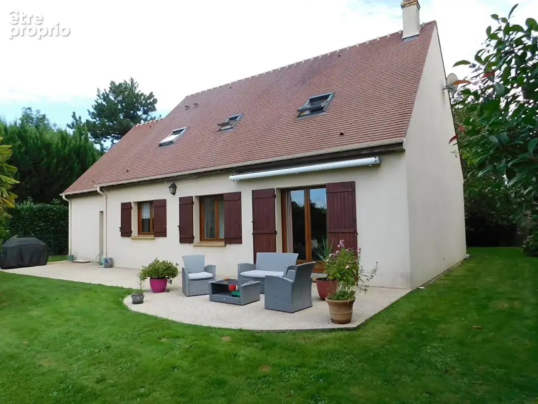 Maison 125m² à la celle-les-bordes - photo 1