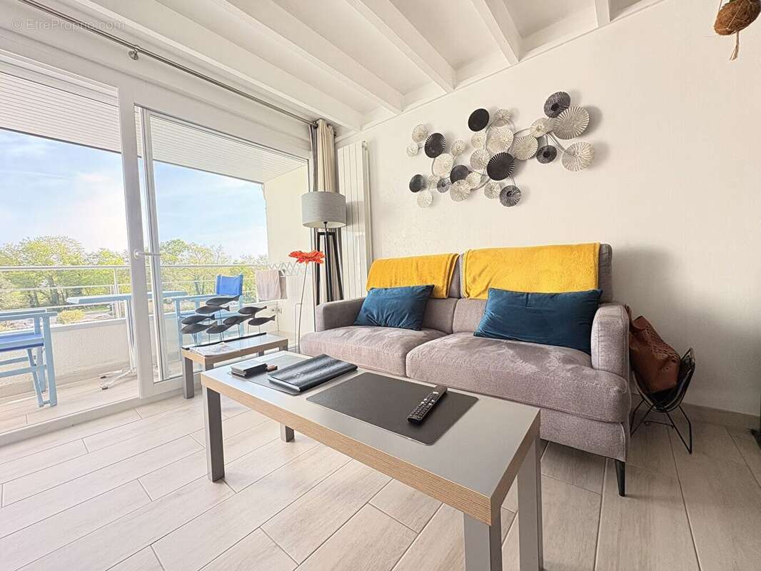 Appartement à COMBRIT