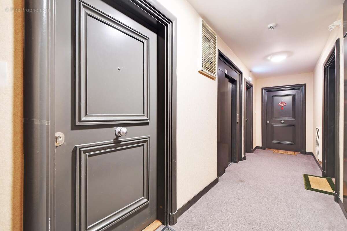 Photo 9 - Appartement à LA GARENNE-COLOMBES