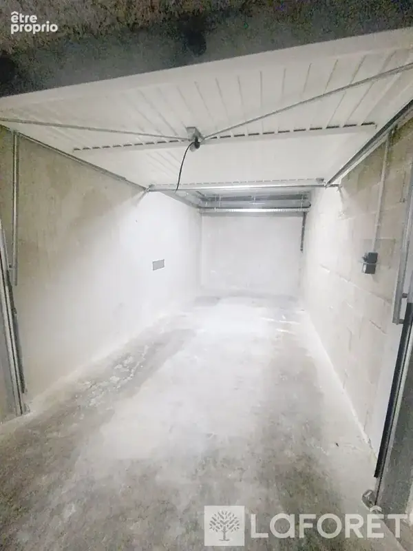 Parking à LYON-4E