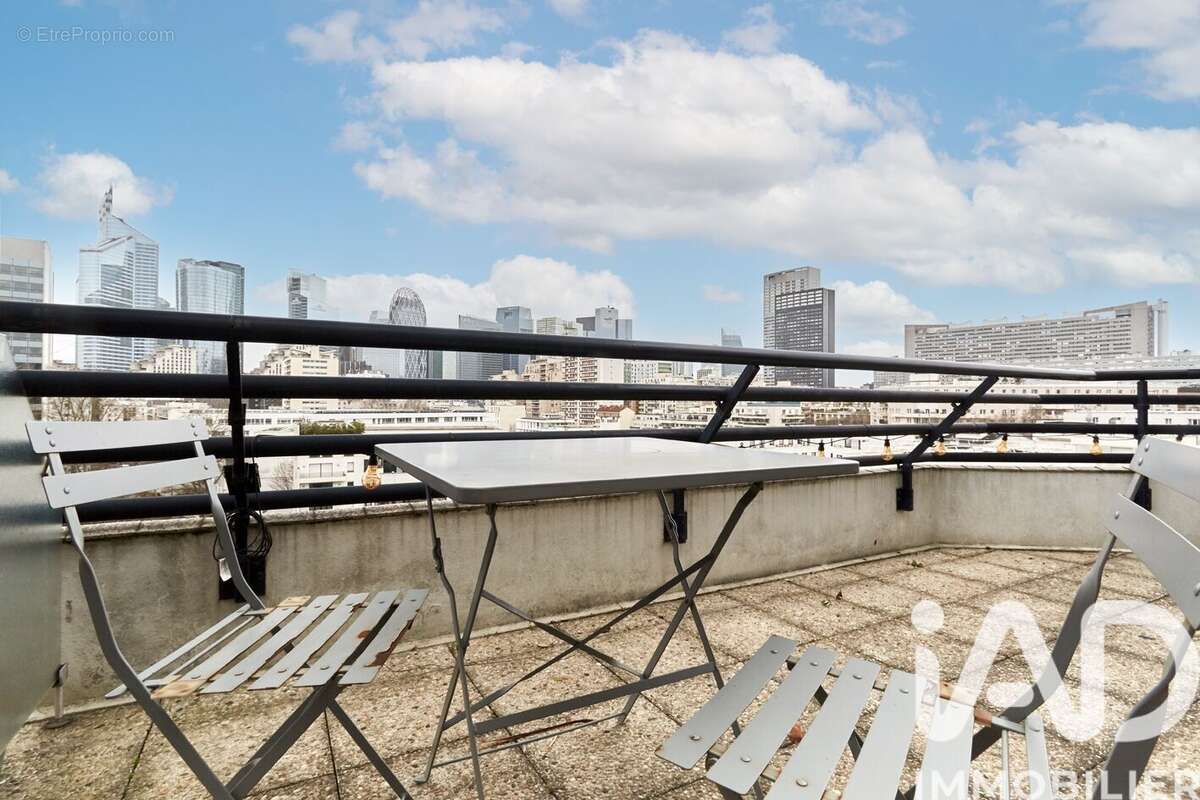 Photo 2 - Appartement à COURBEVOIE