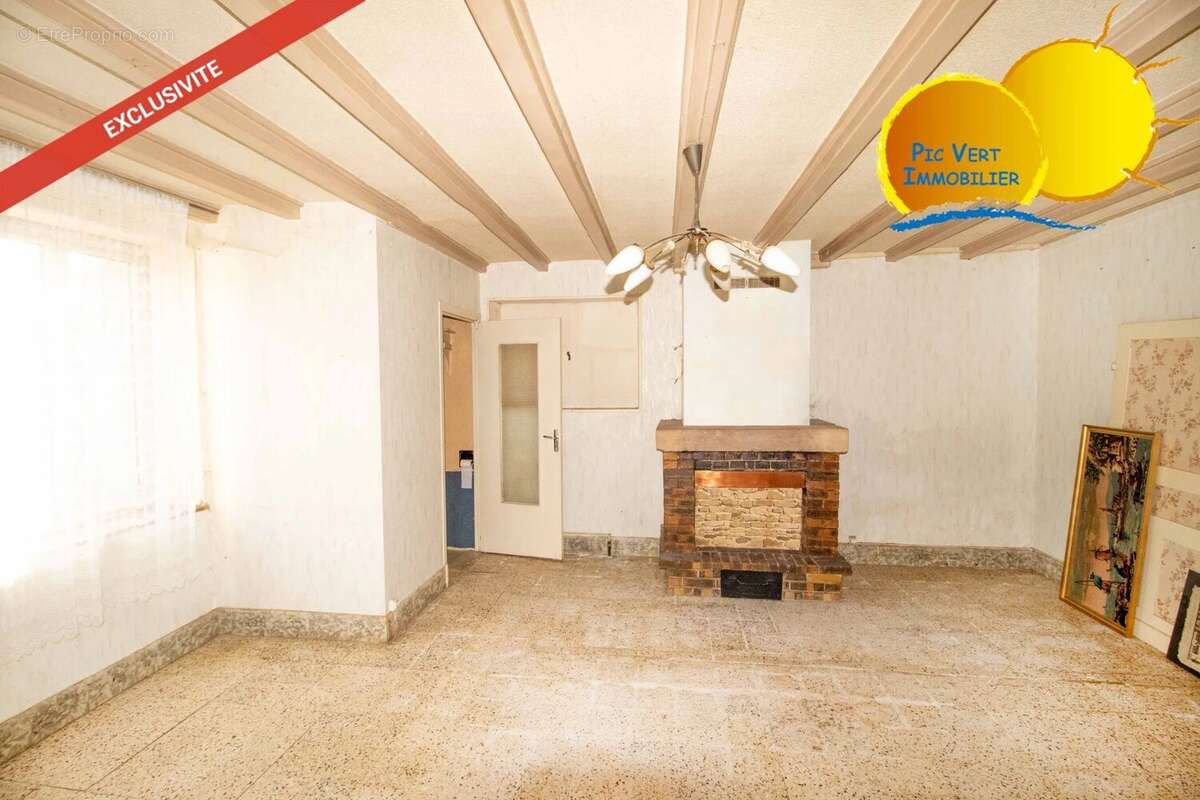 Longère à rénover avec terrain constructible de 6 382 m² - photo 2