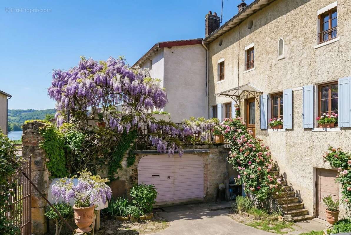 Maison à CURIS-AU-MONT-D'OR