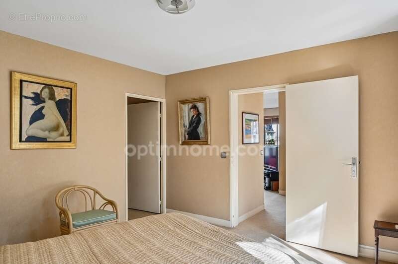 Appartement à PARIS-14E