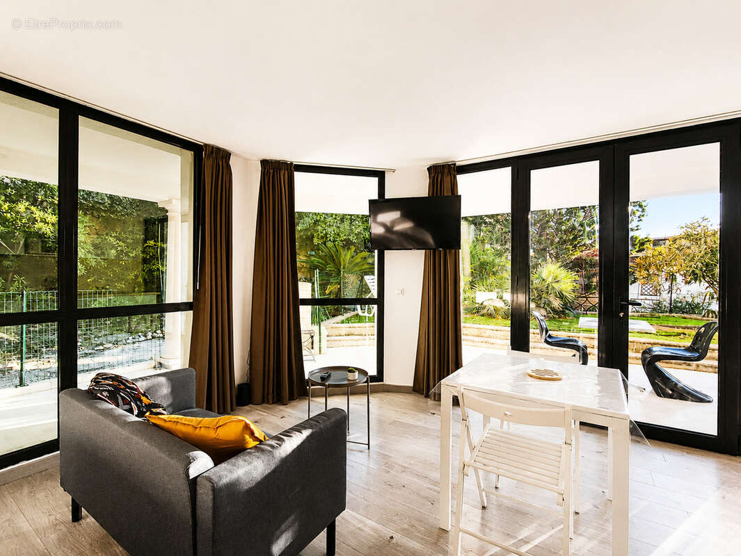Appartement à CARRY-LE-ROUET