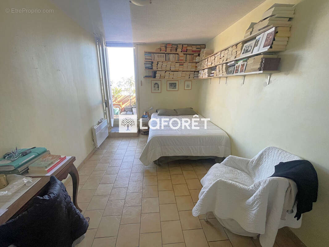 Appartement à SAINT-LAURENT-DU-VAR