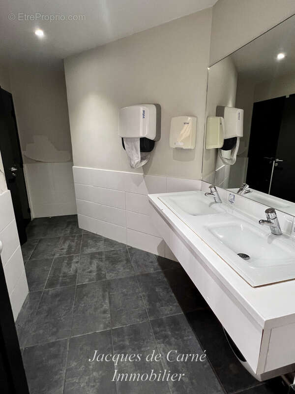 Commerce à PARIS-16E