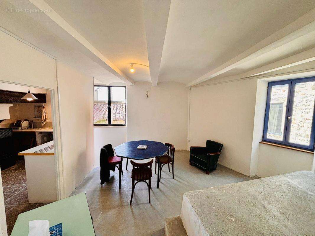 Maison à GROSPIERRES