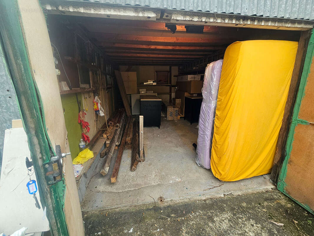 Terrain à COURSON-MONTELOUP