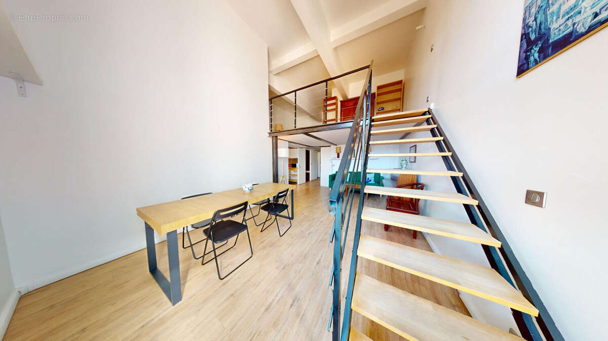 Appartement à AUBERVILLIERS