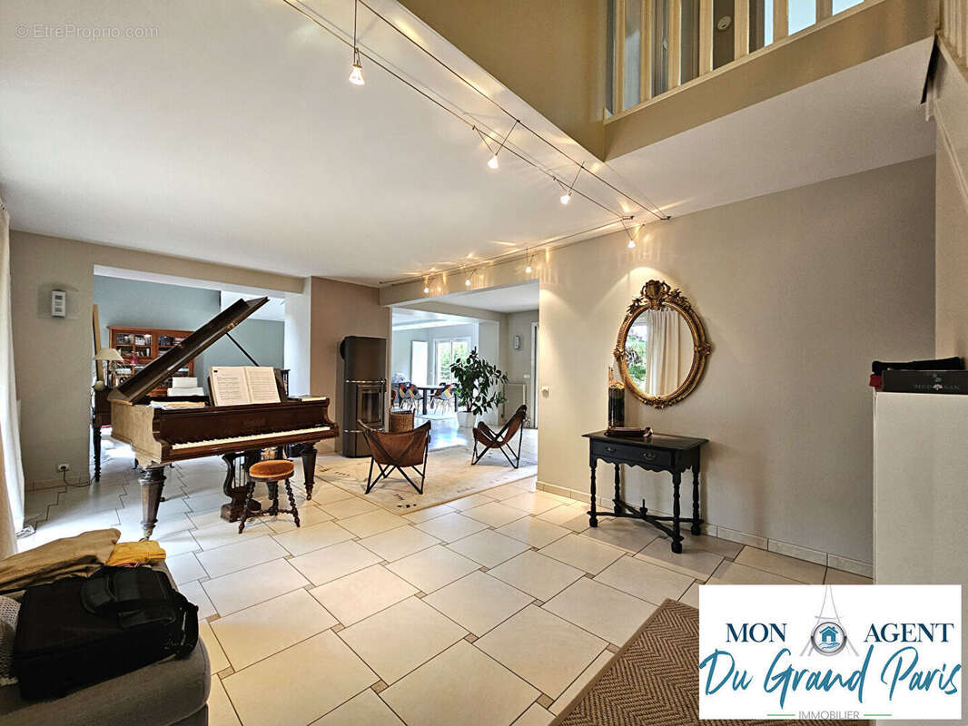 Maison contemporaine 230m2 + sous sol + piscine + terrain arbore de 15.000m2 Bullion proche Bonnelles Limours Grand Paris Sud - photo 2