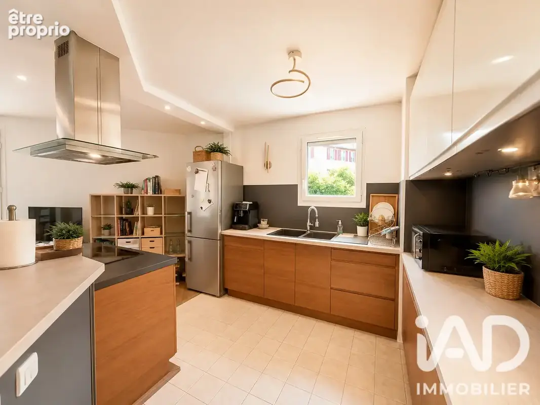 Photo 1 - Appartement à SAINT-GENIS-LAVAL