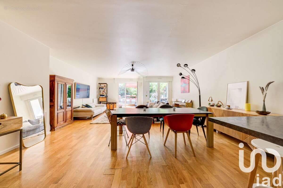 Photo 2 - Appartement à SURESNES