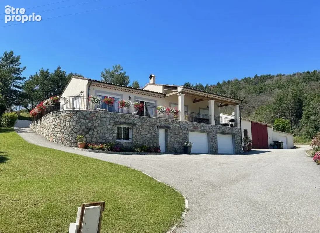 Maison 6 pièces 173 m² à vendre à Peyroules (04120) - photo 2
