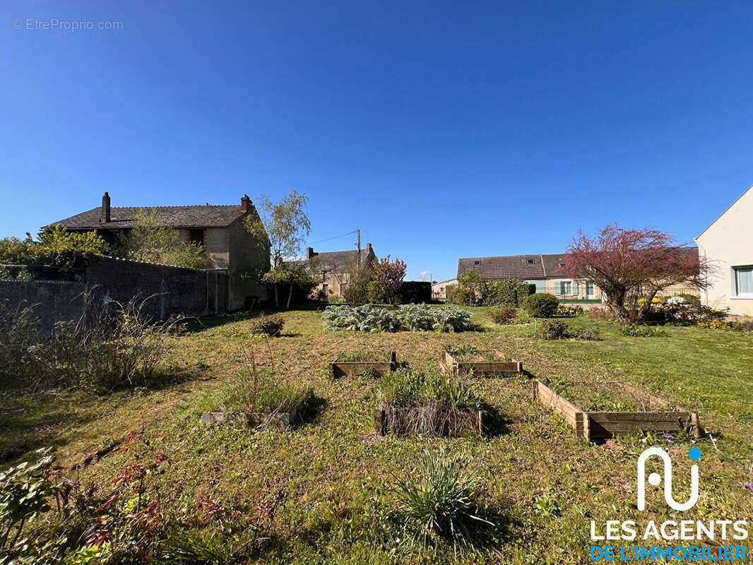 Terrain à CHARSONVILLE