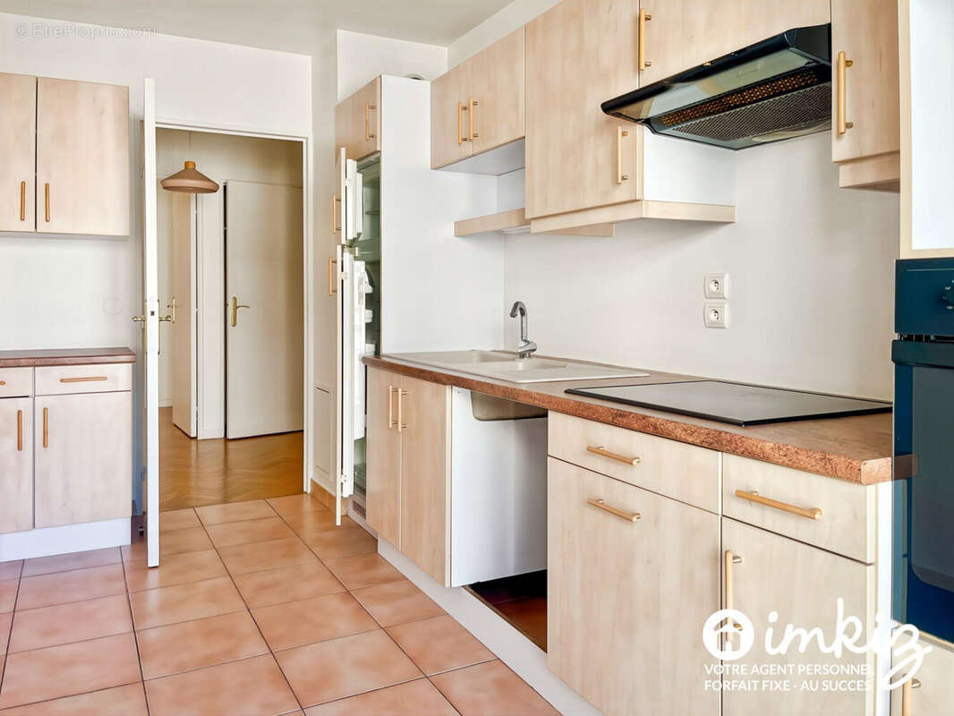 Appartement à COURBEVOIE