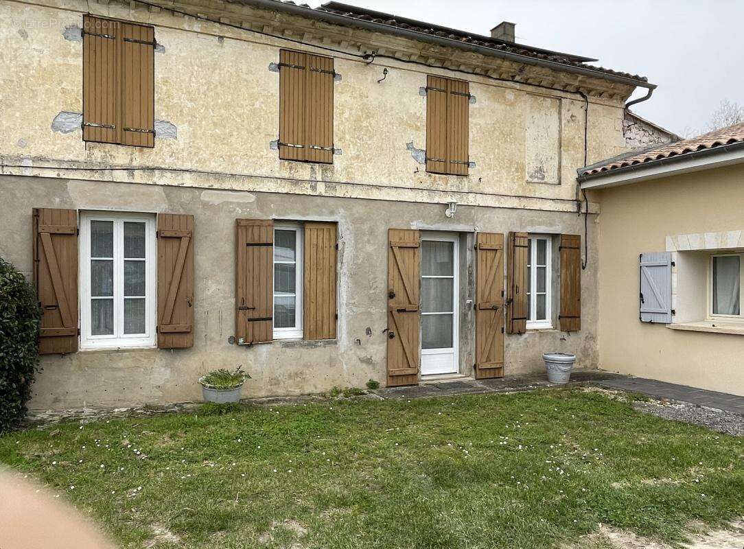 Maison à COMPS