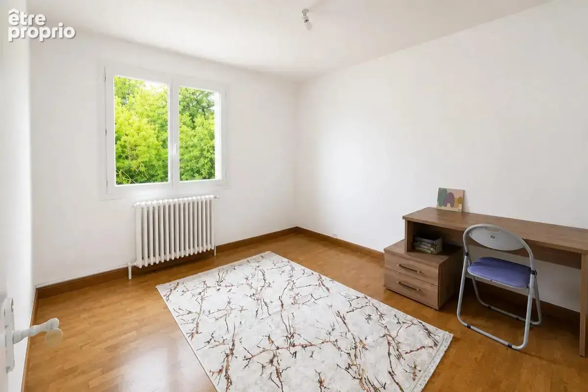 Maison de 4 pièces de 275 m² à Bourges - photo 10