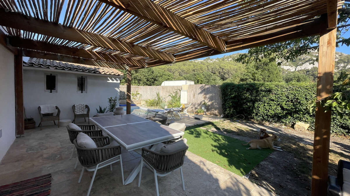 Maison à MEYRARGUES