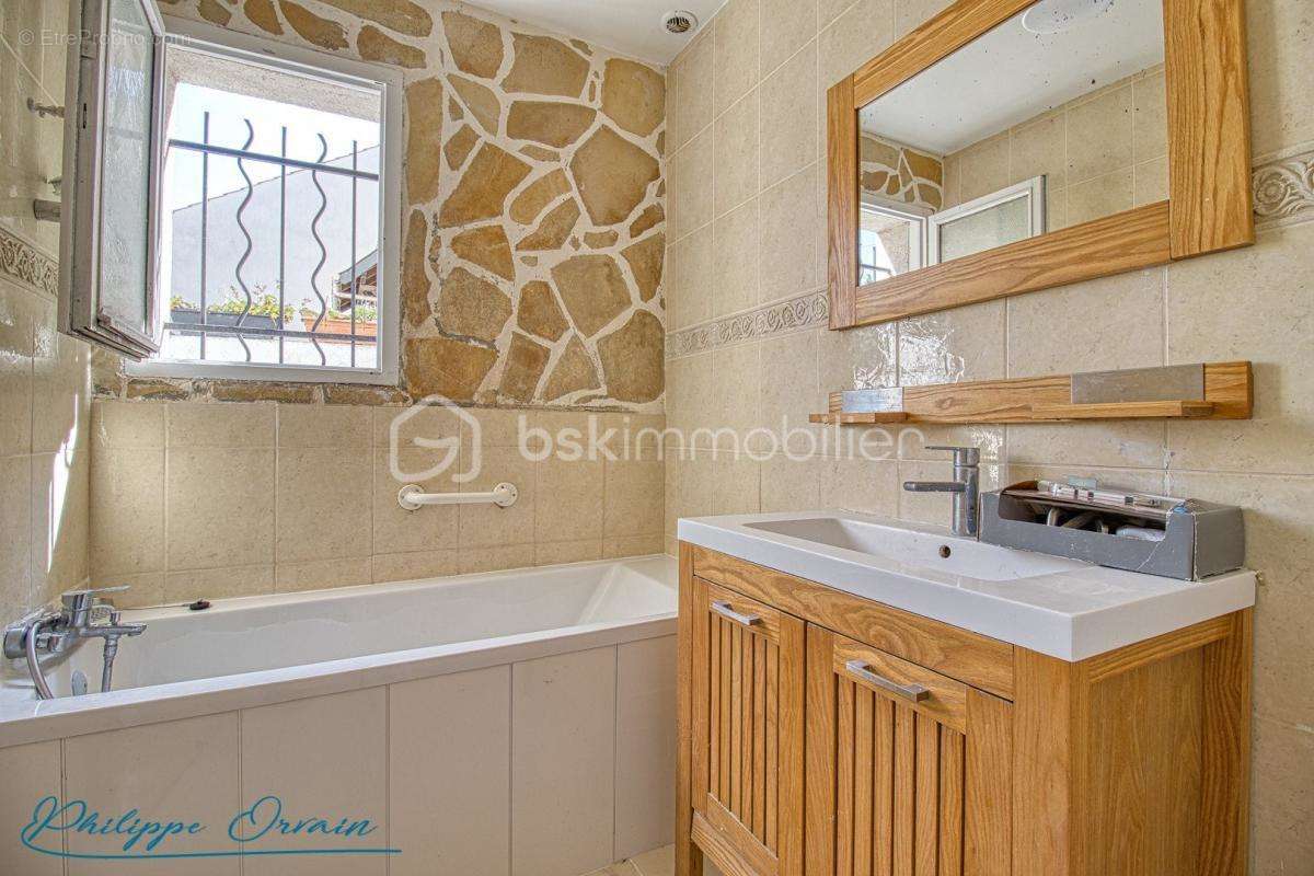 Maison à GOUSSAINVILLE