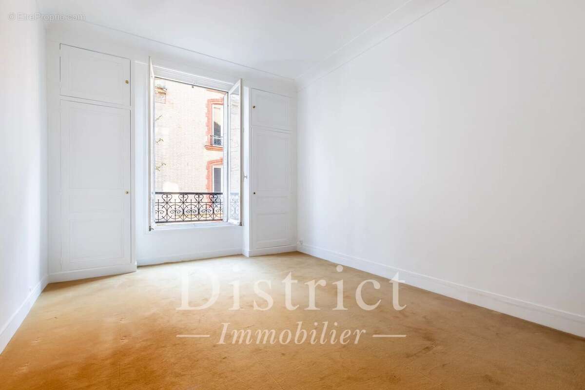 Appartement à PARIS-7E