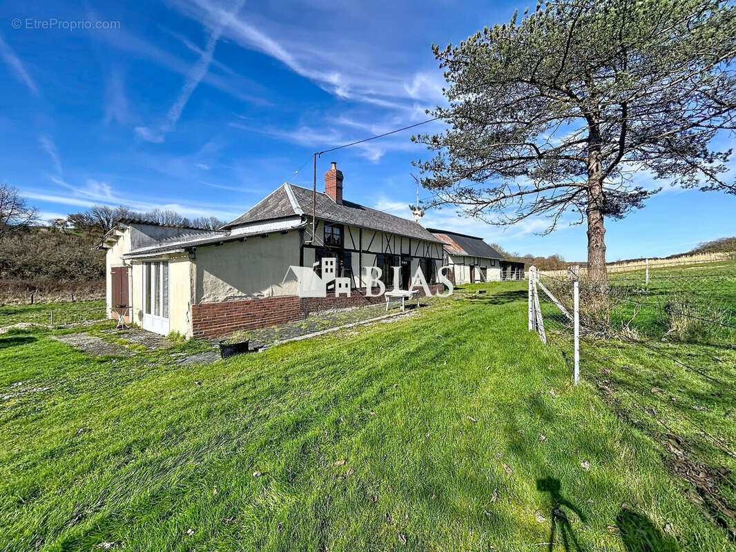 Maison à BUCHY