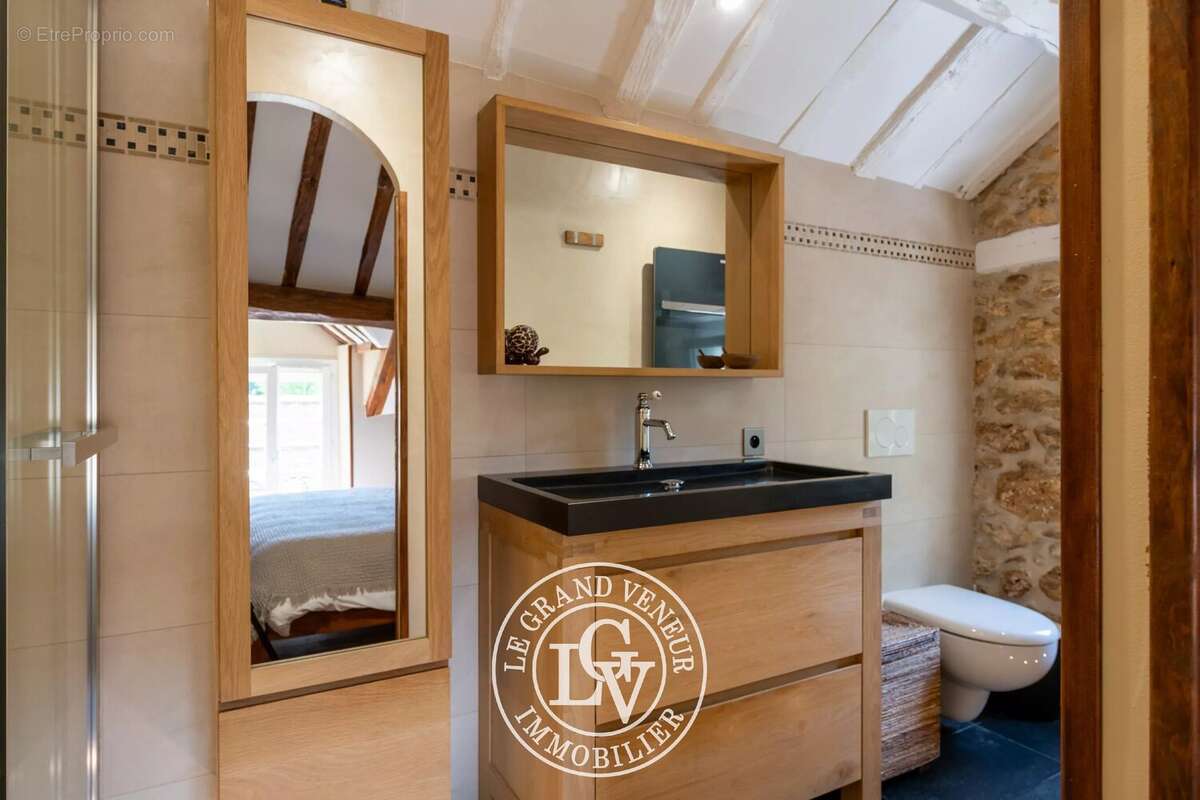À saint-sauveur-sur-école- propriété traditionnelle et dépendance - 4 chambres - garage double - cave - piscine - jardin paysage - photo 36