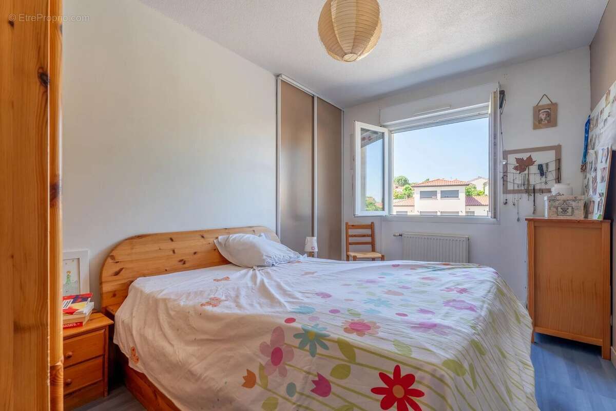 Appartement T3 avec une grande terrasse - photo 8