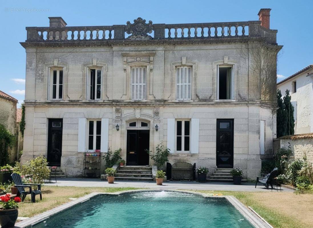 Maison à SAINT-PORCHAIRE