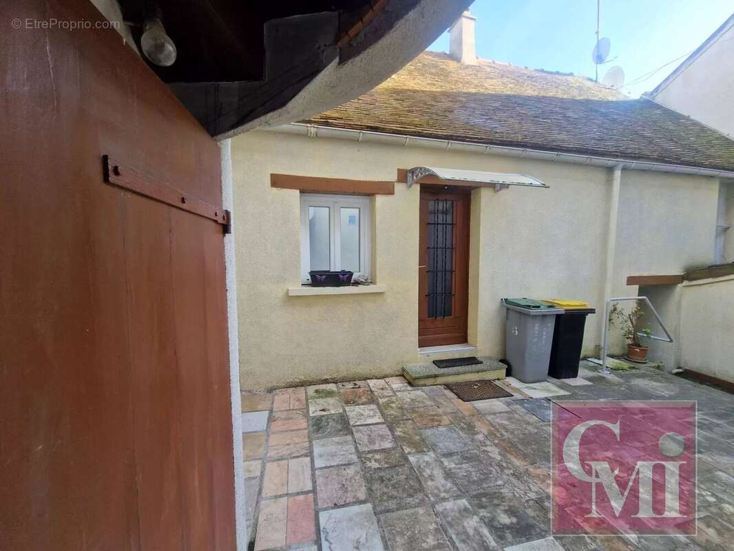 Appartement à BREUX-JOUY