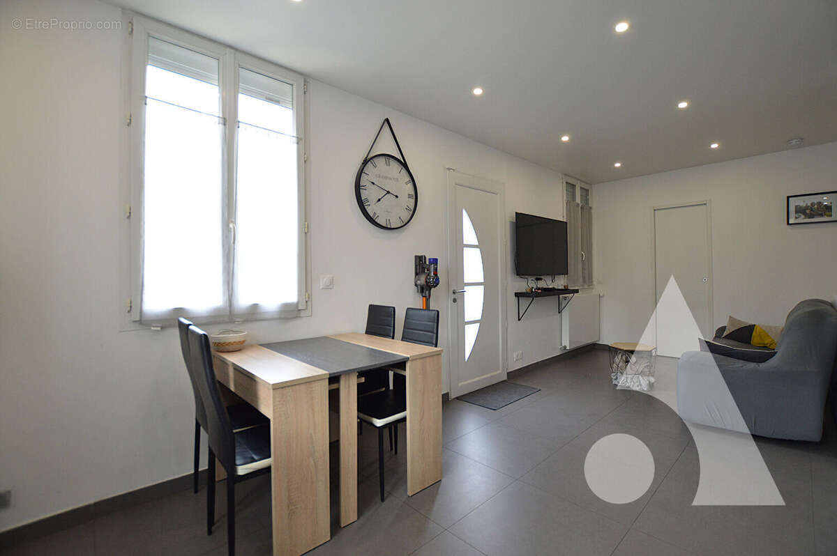 Maison à MONTIGNY-LES-CORMEILLES