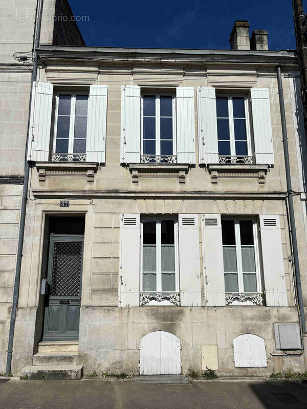 Maison à SAINTES