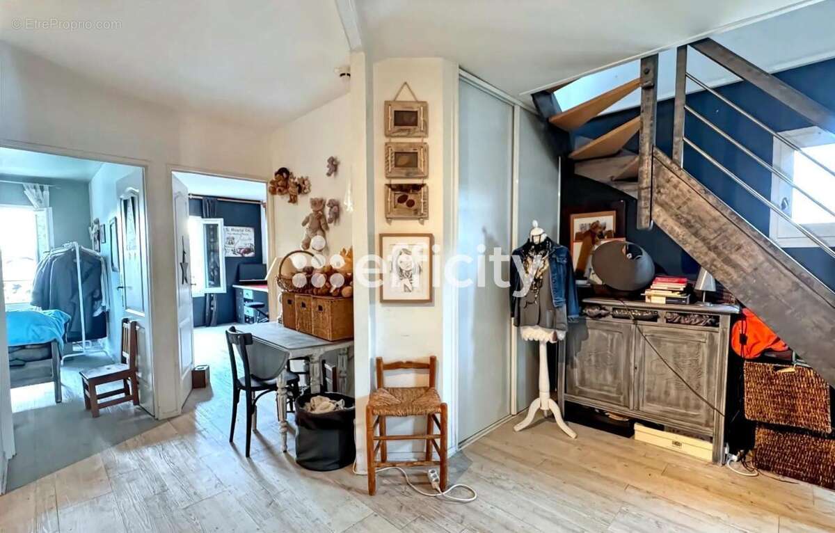 Maison à VERRIERES-LE-BUISSON