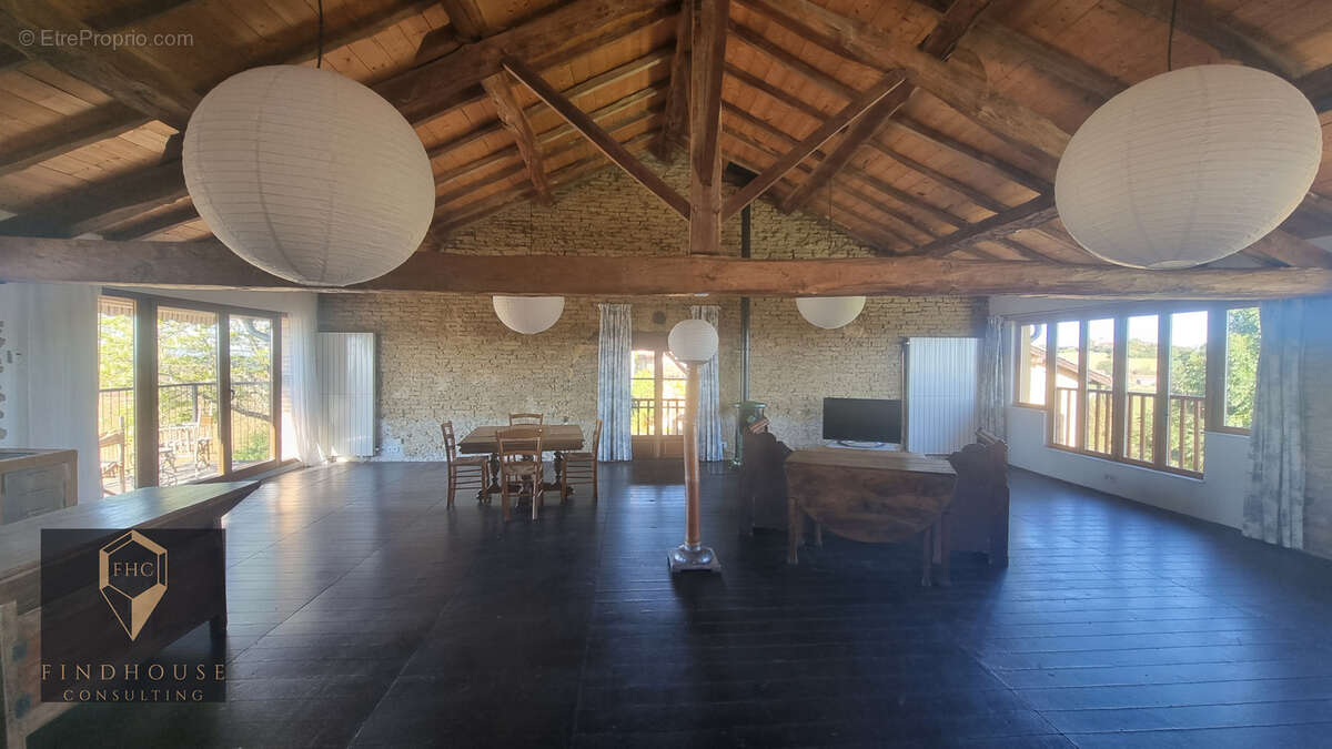 Maison à POUY-DE-TOUGES