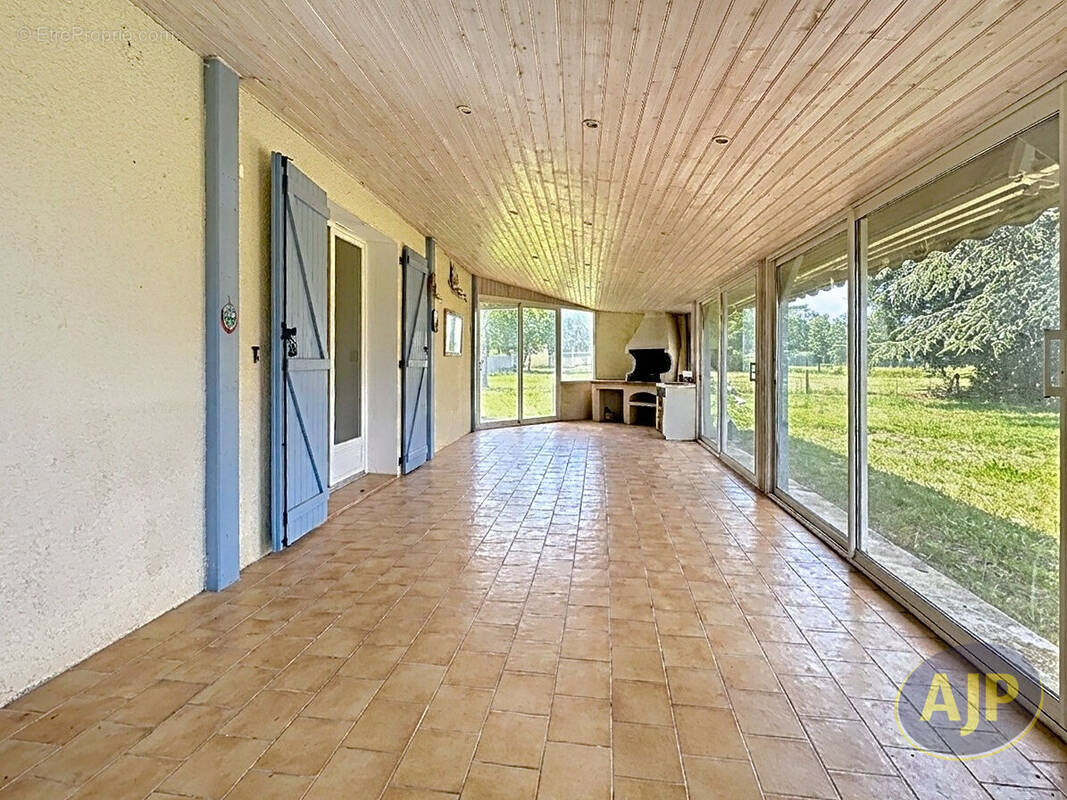 Maison à FLEAC-SUR-SEUGNE