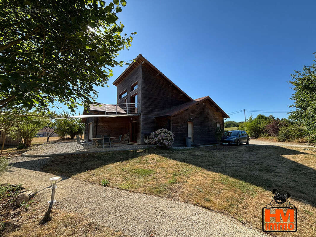 Maison à SAINT-YRIEIX-LA-PERCHE