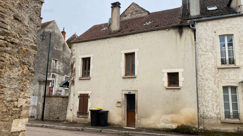 Maison à L'ISLE-SUR-SEREIN