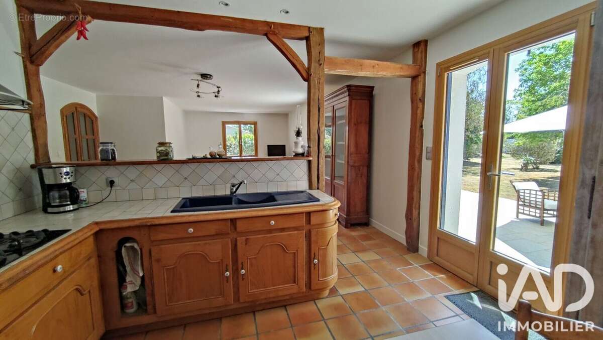 Maison 98 m² à Talmont-Saint-Hilaire  - photo 4