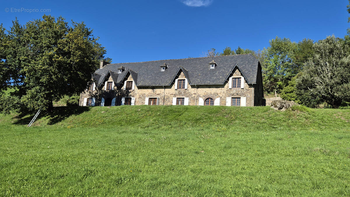 Maison à SAINT-CERNIN