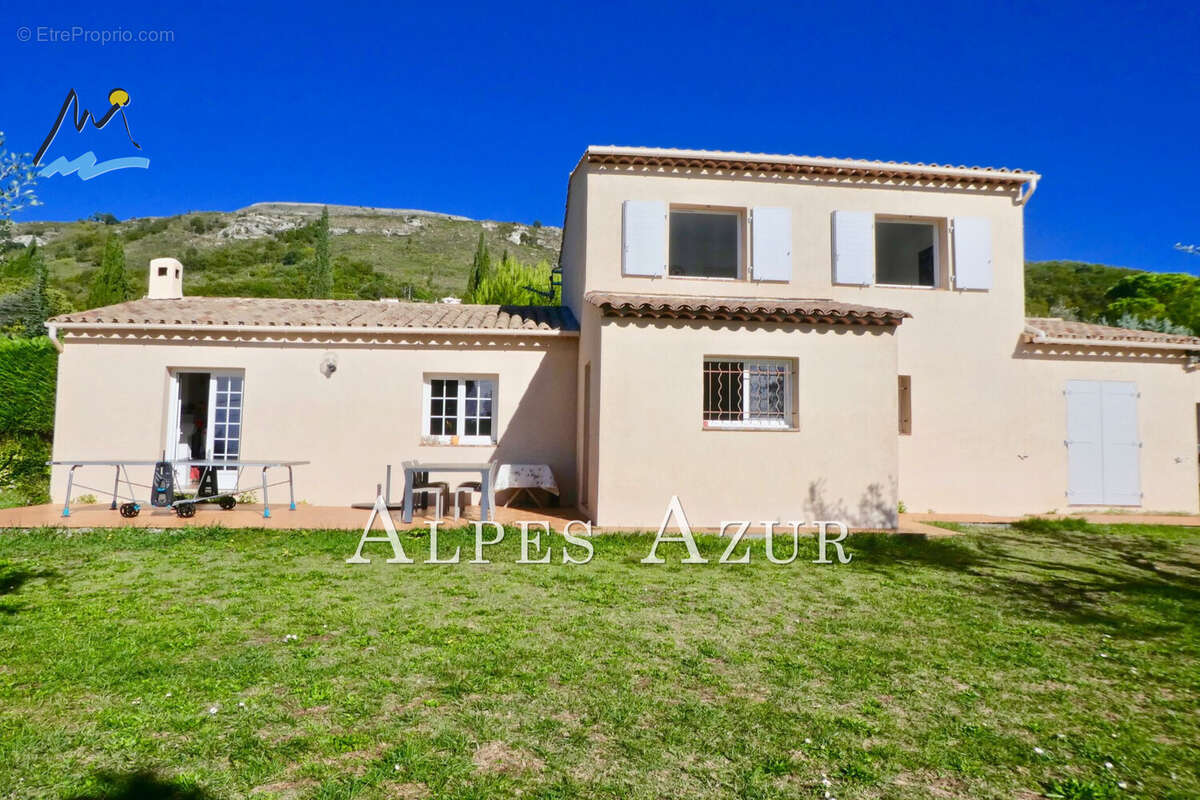 Maison à TOURRETTES-SUR-LOUP